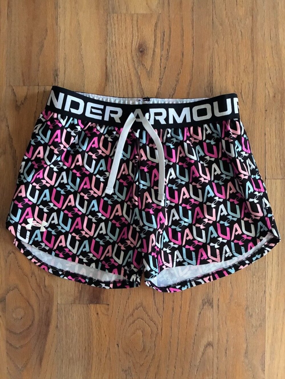 Under Armour Girls UA Logo Print HeatGear Shorts Youth Medium